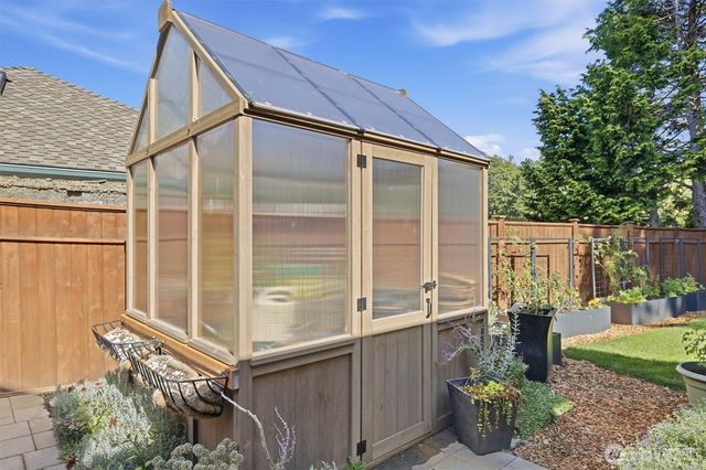 21108 NE 42nd Street, Sammamish, WA 98074