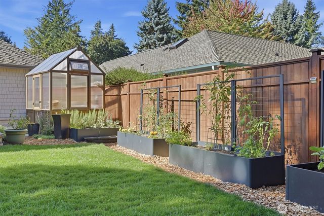 21108 NE 42nd Street, Sammamish, WA 98074