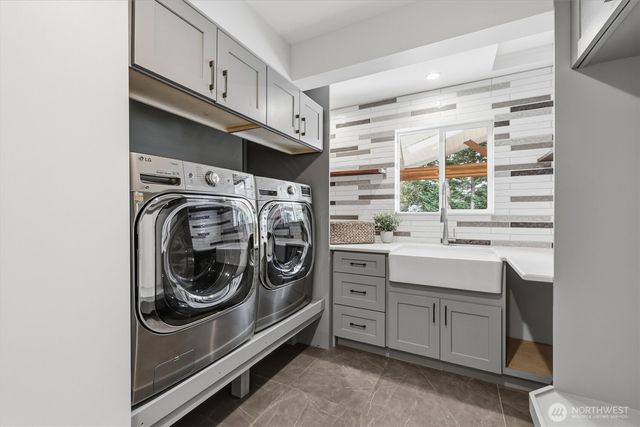 21108 NE 42nd Street, Sammamish, WA 98074