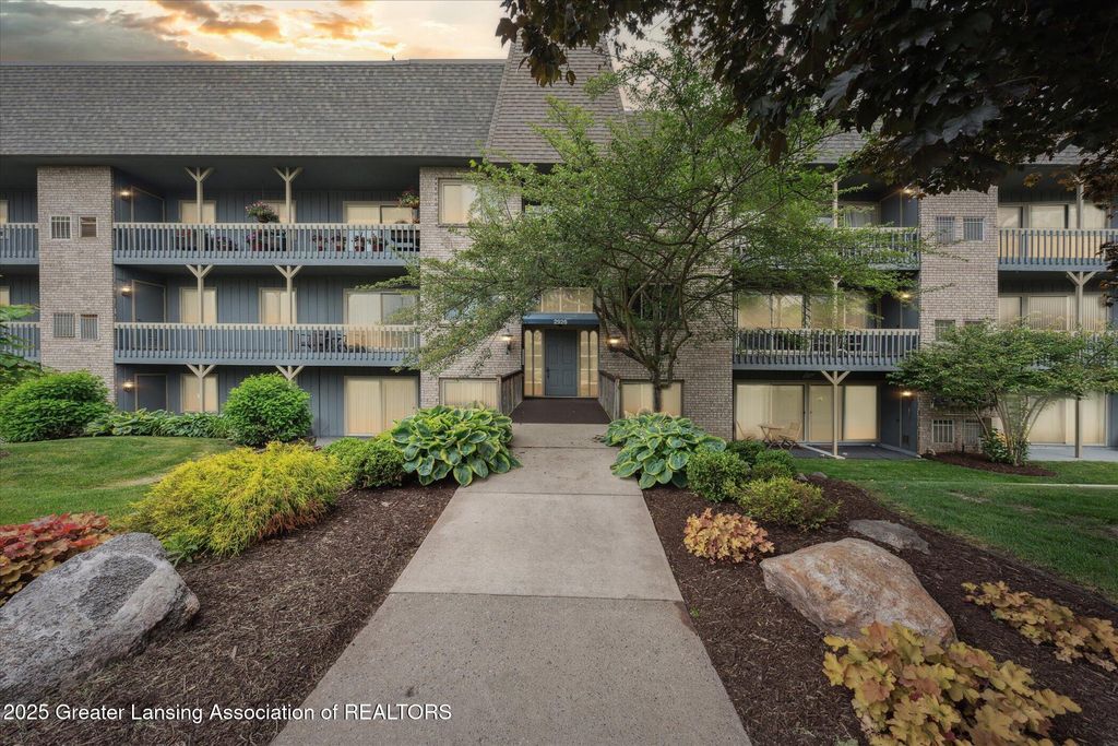 2926 Mount Hope Road, 105, Okemos, MI 48864