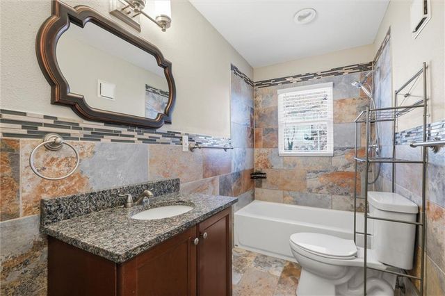 8002 Campbell Street, Kansas City, MO 64131