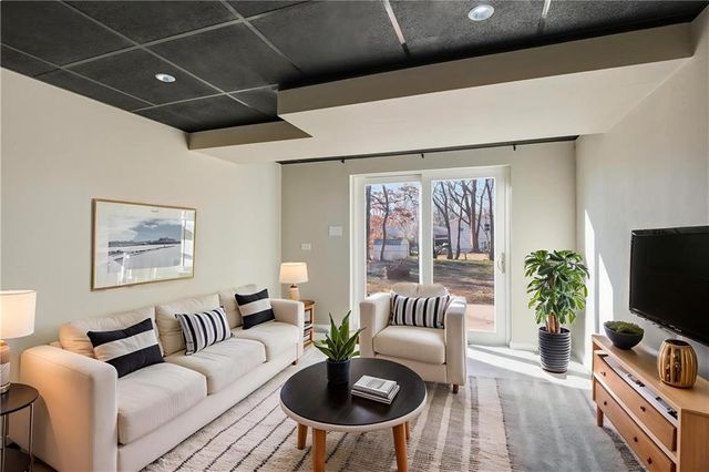 8002 Campbell Street, Kansas City, MO 64131