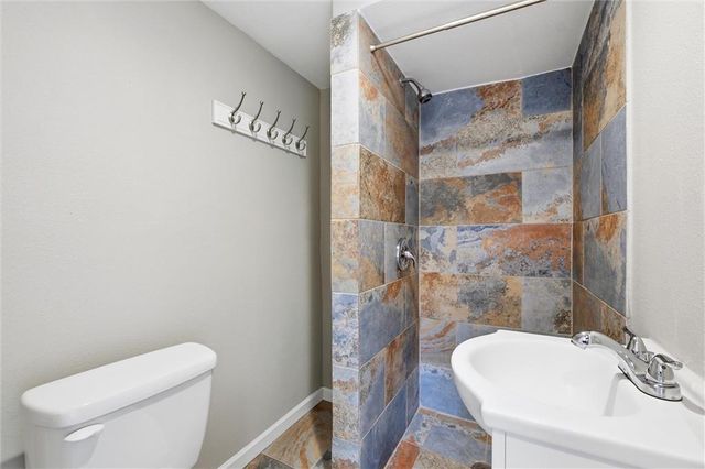 8002 Campbell Street, Kansas City, MO 64131