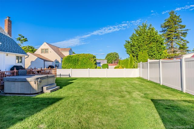 162 N Elm Street, Massapequa, NY 11758