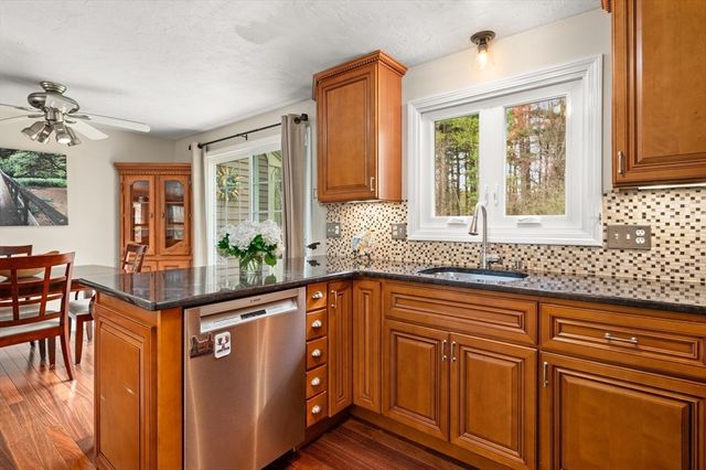 152 Heritage Drive 152, Tewksbury, MA 01876