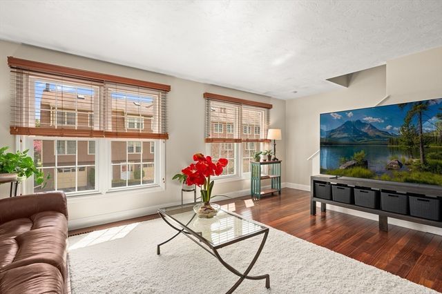152 Heritage Drive 152, Tewksbury, MA 01876