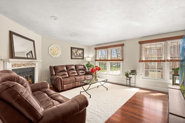 152 Heritage Drive 152, Tewksbury, MA 01876