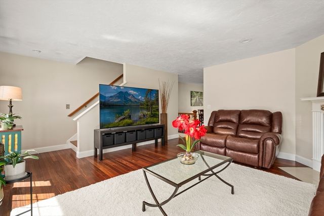 152 Heritage Drive 152, Tewksbury, MA 01876