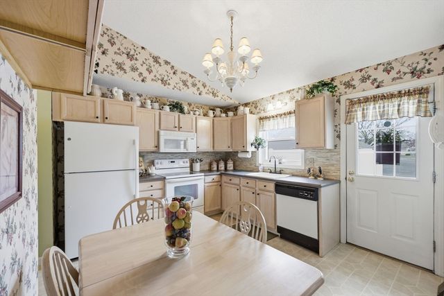 99 Stephens St 99, Chicopee, MA 01022