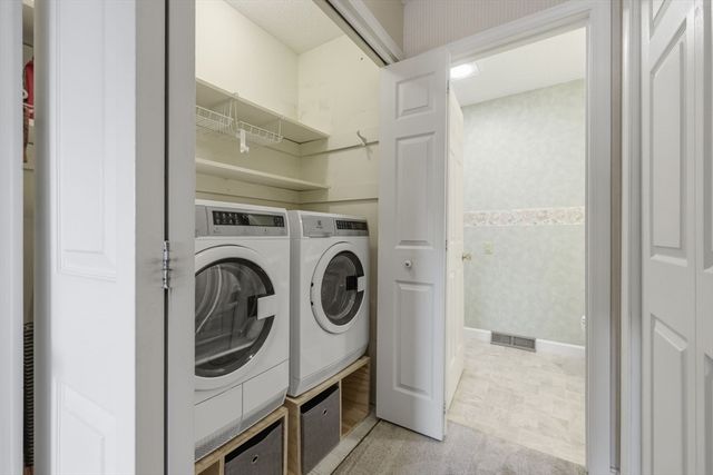 99 Stephens St 99, Chicopee, MA 01022