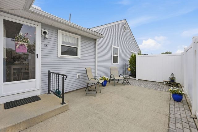 99 Stephens St 99, Chicopee, MA 01022