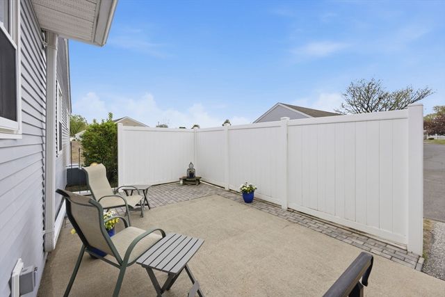 99 Stephens St 99, Chicopee, MA 01022