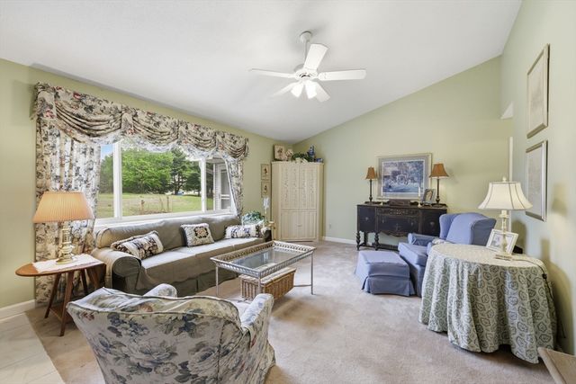 99 Stephens St 99, Chicopee, MA 01022