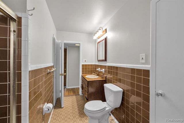 4934 Mckinley Street, Dearborn Heights, MI 48125