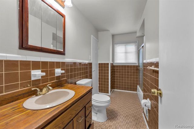 4934 Mckinley Street, Dearborn Heights, MI 48125
