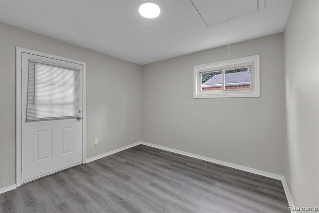 4934 Mckinley Street, Dearborn Heights, MI 48125