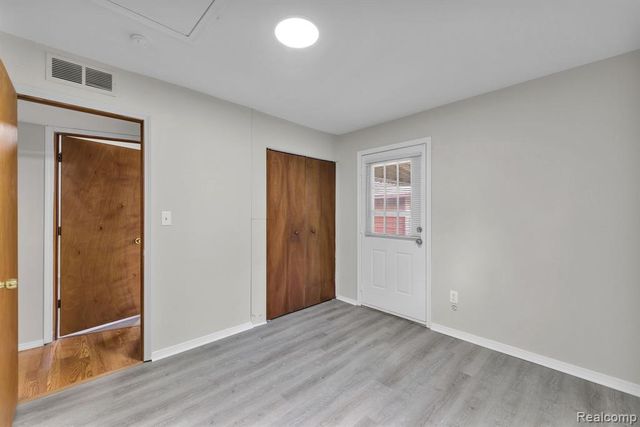 4934 Mckinley Street, Dearborn Heights, MI 48125