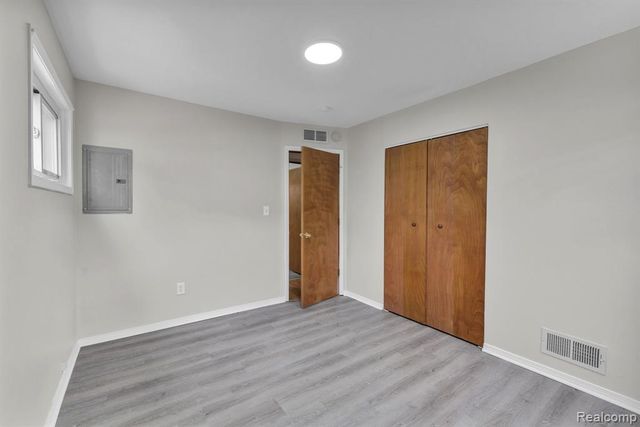 4934 Mckinley Street, Dearborn Heights, MI 48125