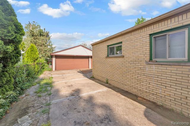 4934 Mckinley Street, Dearborn Heights, MI 48125