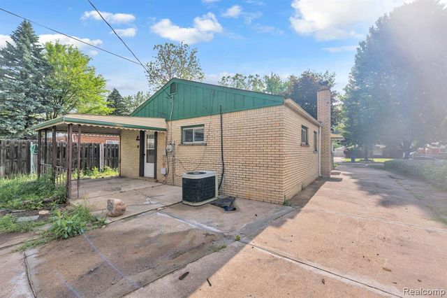 4934 Mckinley Street, Dearborn Heights, MI 48125