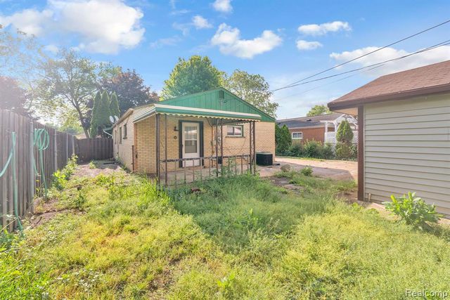 4934 Mckinley Street, Dearborn Heights, MI 48125