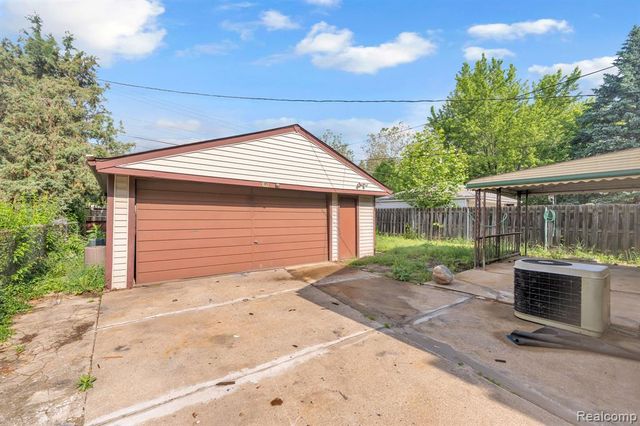 4934 Mckinley Street, Dearborn Heights, MI 48125