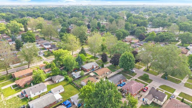 4934 Mckinley Street, Dearborn Heights, MI 48125