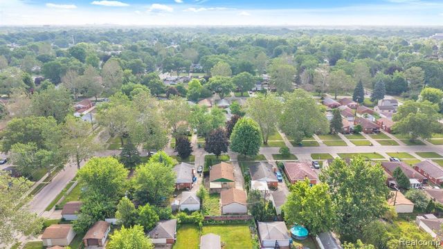 4934 Mckinley Street, Dearborn Heights, MI 48125