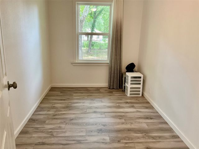 1109 N Howeth Street, Gainesville, TX 76240