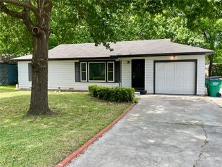 1109 N Howeth Street, Gainesville, TX 76240
