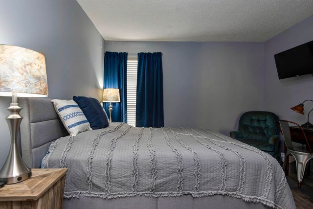 180 Lake Club Drive 12, Branson, MO 65616