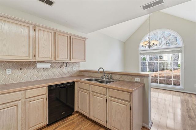 1243 Wynford Woods SW, Marietta, GA 30064