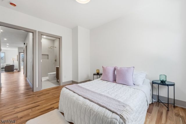 221 Clerk St, Jersey City, NJ 07305