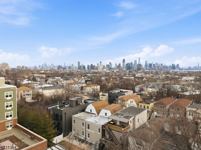 221 Clerk St, Jersey City, NJ 07305