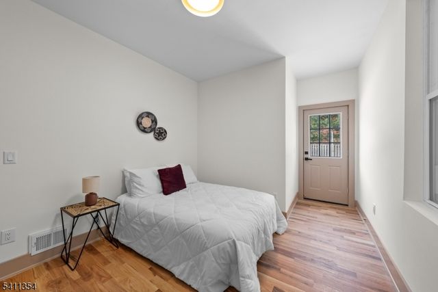 221 Clerk St, Jersey City, NJ 07305