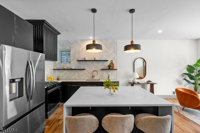 221 Clerk St, Jersey City, NJ 07305