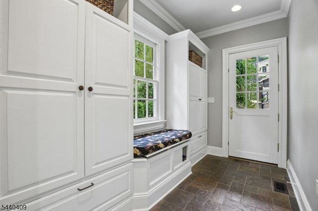 19 Hilltop Rd, Millburn Twp., NJ 07078