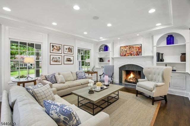 19 Hilltop Rd, Millburn Twp., NJ 07078