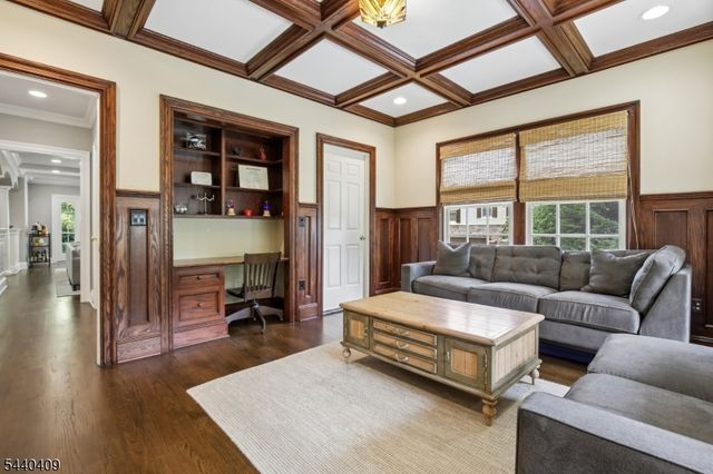 19 Hilltop Rd, Millburn Twp., NJ 07078