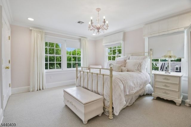 19 Hilltop Rd, Millburn Twp., NJ 07078