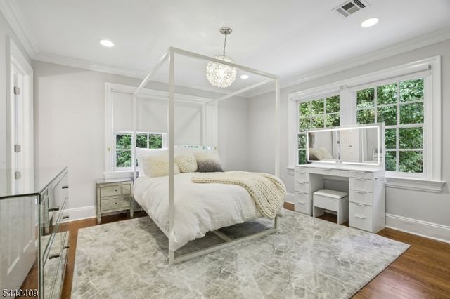 19 Hilltop Rd, Millburn Twp., NJ 07078