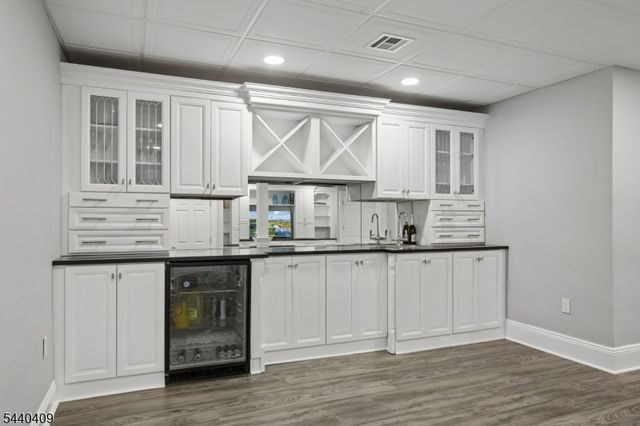 19 Hilltop Rd, Millburn Twp., NJ 07078