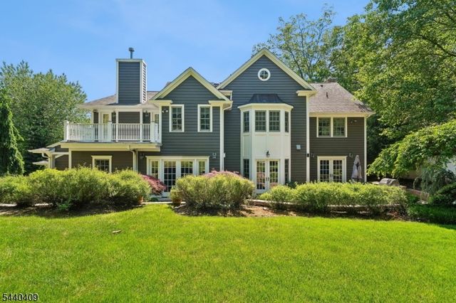 19 Hilltop Rd, Millburn Twp., NJ 07078