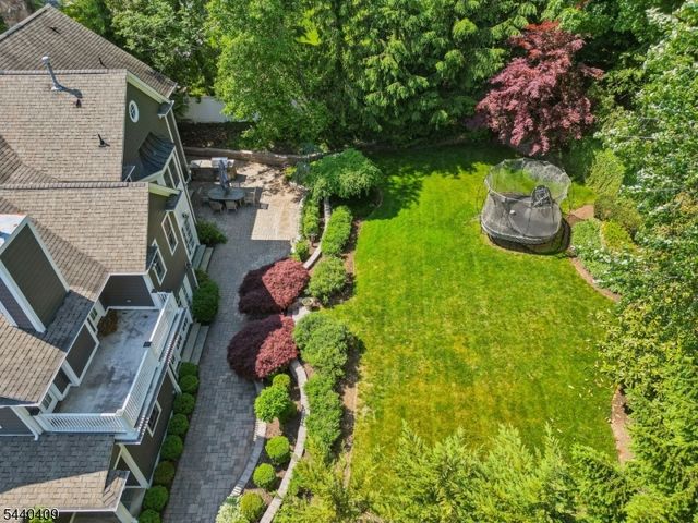 19 Hilltop Rd, Millburn Twp., NJ 07078
