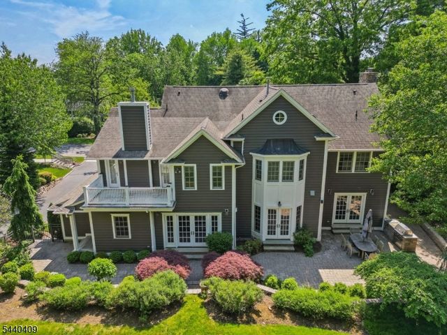 19 Hilltop Rd, Millburn Twp., NJ 07078