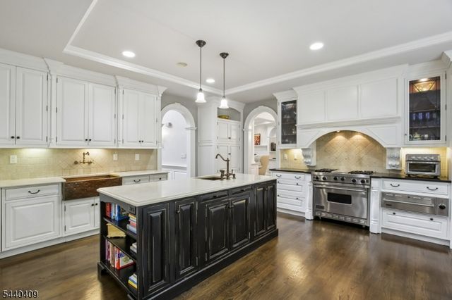 19 Hilltop Rd, Millburn Twp., NJ 07078