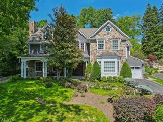 19 Hilltop Rd, Millburn Twp., NJ 07078