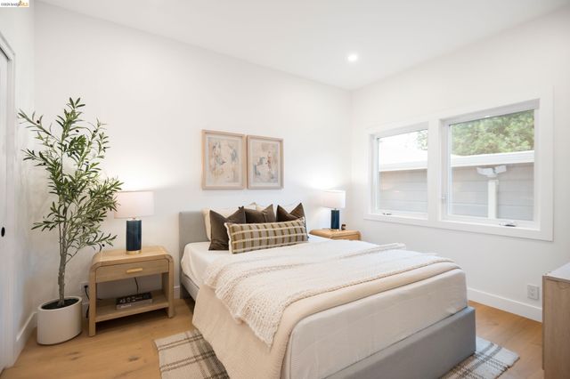 2516 Calhoun St, Alameda, CA 94501