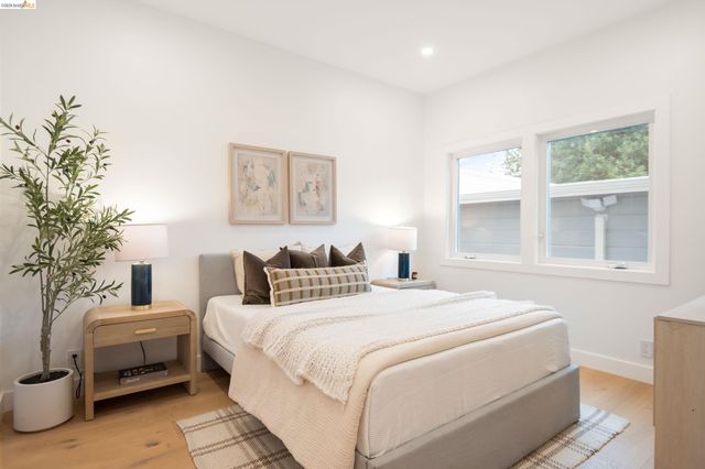 2516 Calhoun St, Alameda, CA 94501