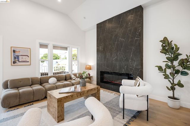 2516 Calhoun St, Alameda, CA 94501
